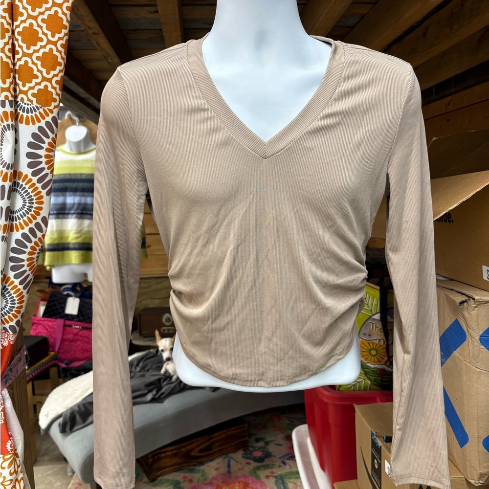 Women’s XL V-Neck Ruched Tan Top Brand New with Tags Cider